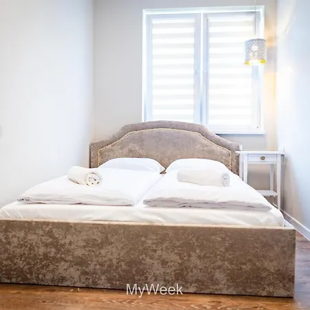 Διαμέρισμα Na Szlaku, Myweek *