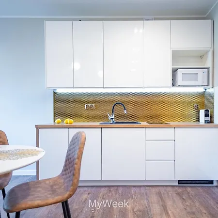 Διαμέρισμα Na Szlaku, Myweek *